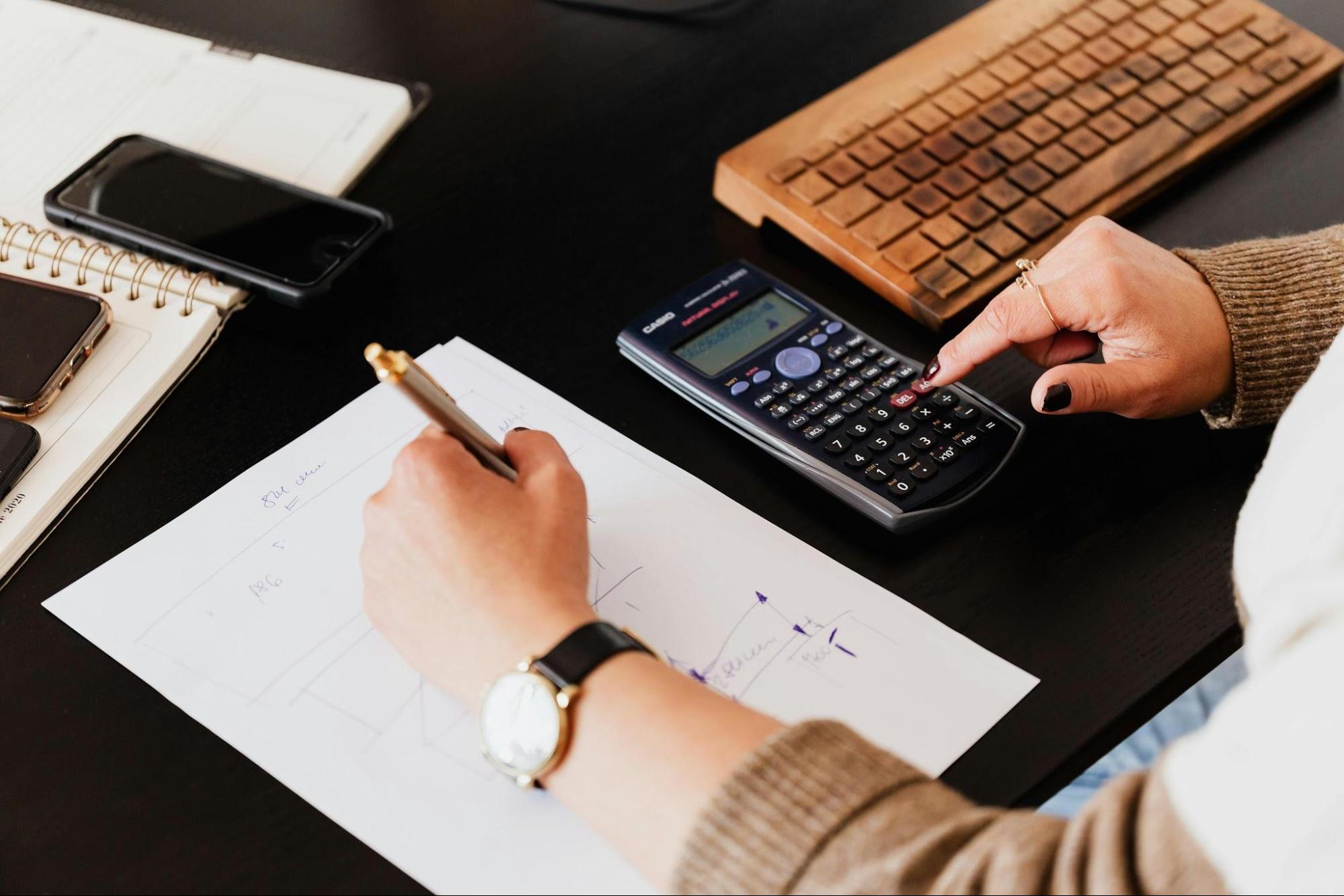 Fix Cash Flow Fast: DSO Formula for Finance Leaders